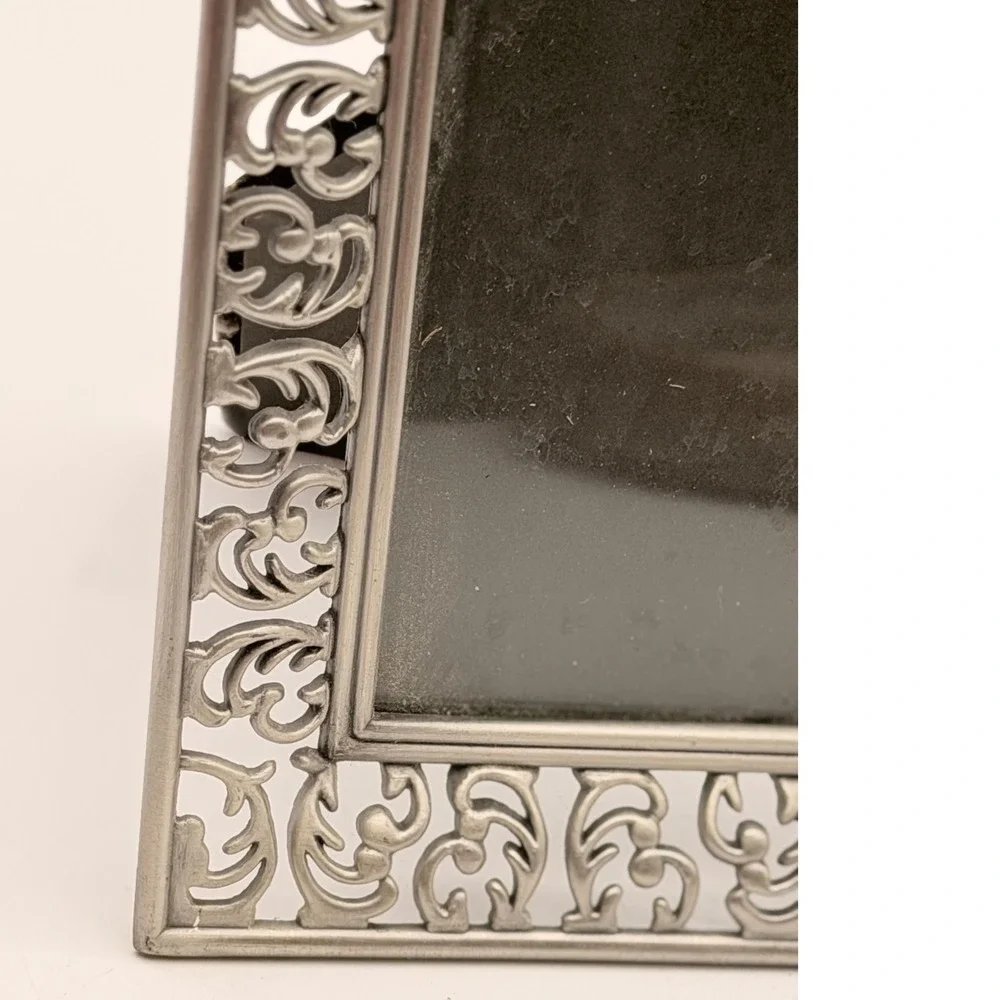 Vintage Style Silver Metal Filigree Scrollwork 4x6 Tabletop Picture Frame
